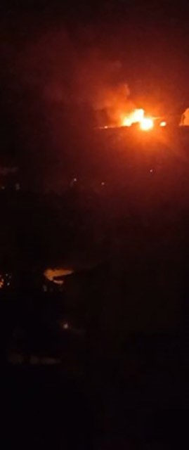 alev alev yanan mutfak tupu yuklu kamyonet kule dondu 7 cCUaVejN