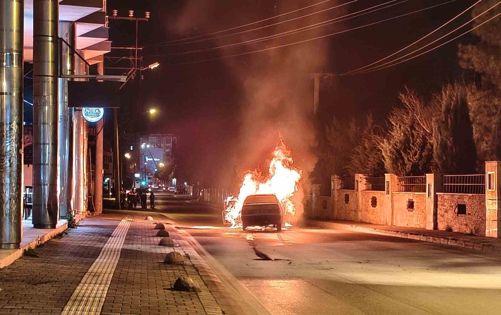 alev topuna donen tofastan geriye demir yigini kaldi 3 3EtaMLrM