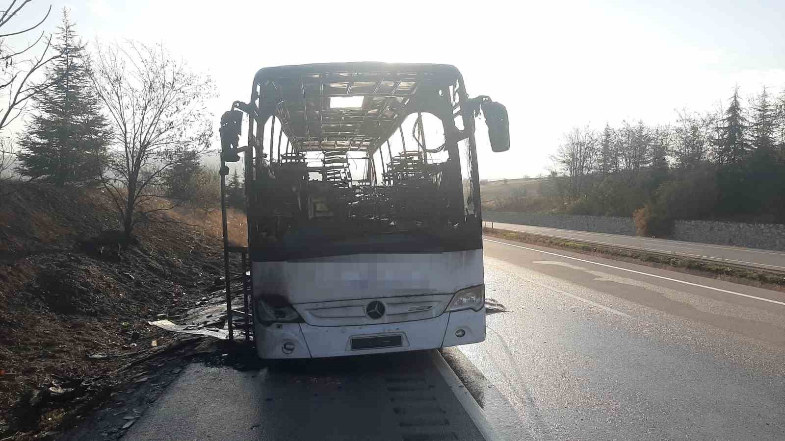 Alev topuna dönen yolcu otobüsü tamamen yandı 7 alev topuna donen yolcu otobusu tamamen yandi 3 WQwfbUwX