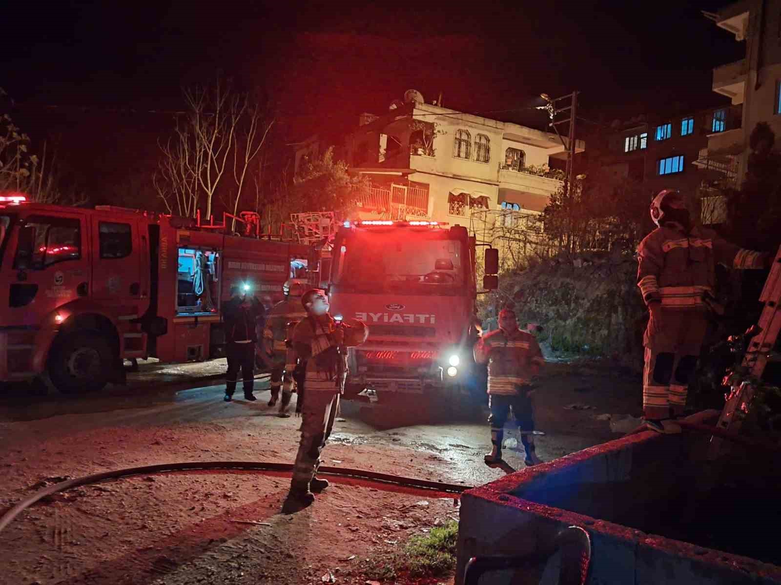alevlere teslim olan apartman dairesi kullanilmaz hale geldi 1 PKrT3FhT