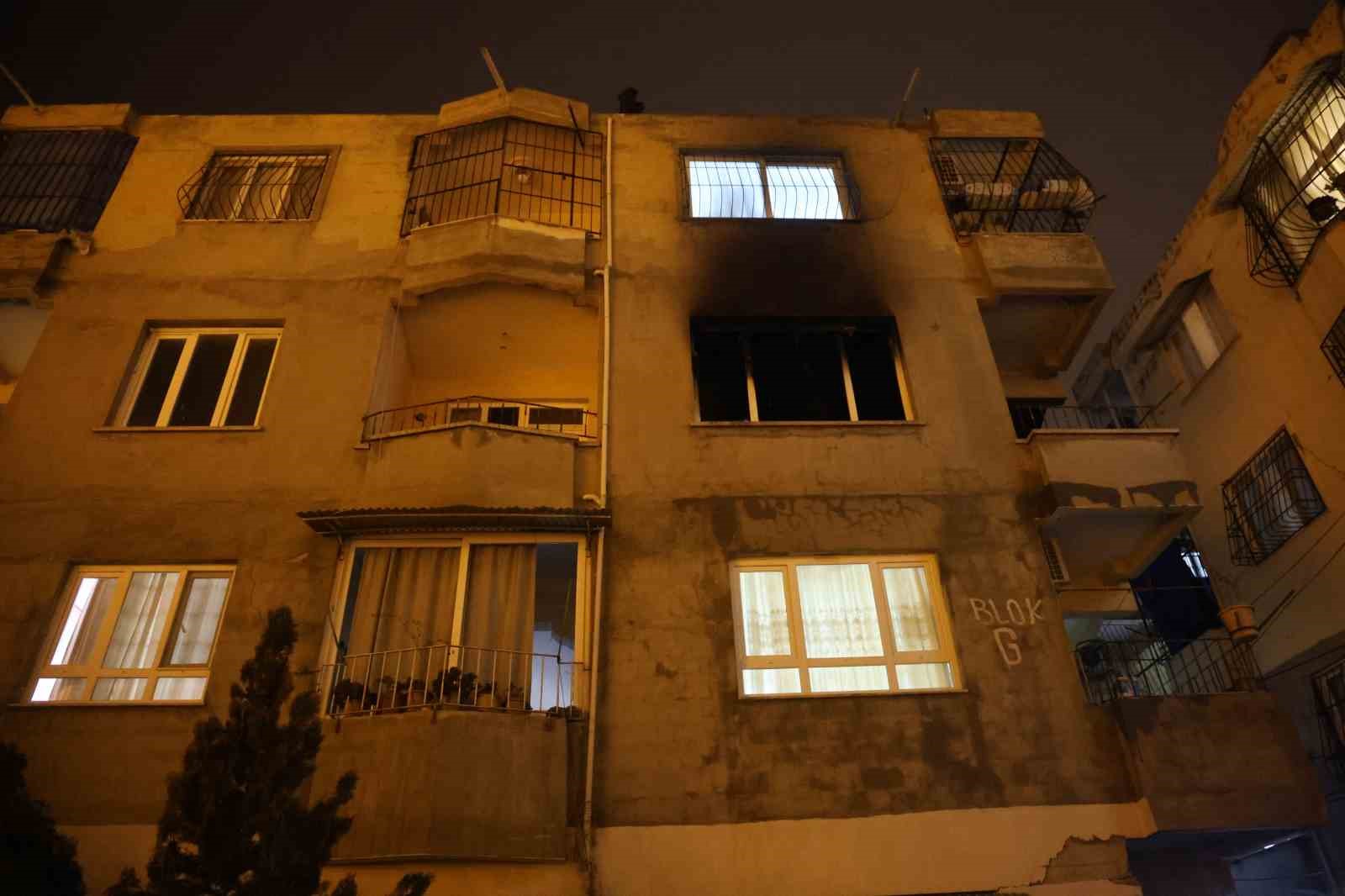 alevlere teslim olan apartman dairesi kullanilmaz hale geldi 3 EGXH1wGj