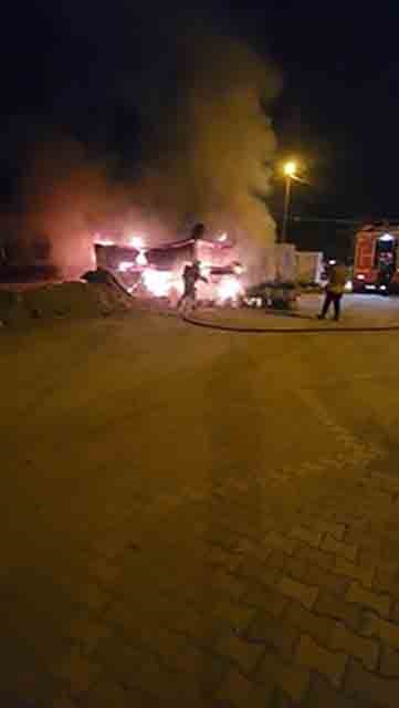 alevlere teslim olan konteyner yanarak kullanilamaz hale geldi 3 8Fs3zfnn