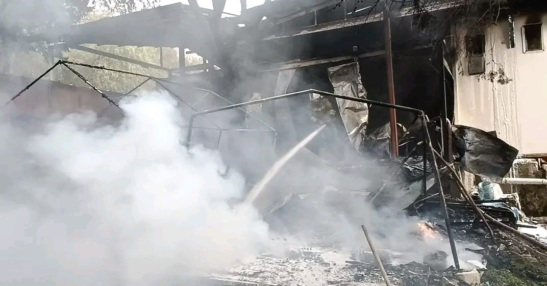 alevlere teslim olan prefabrik yapi kullanilmaz hale geldi 1 KUCPssHL