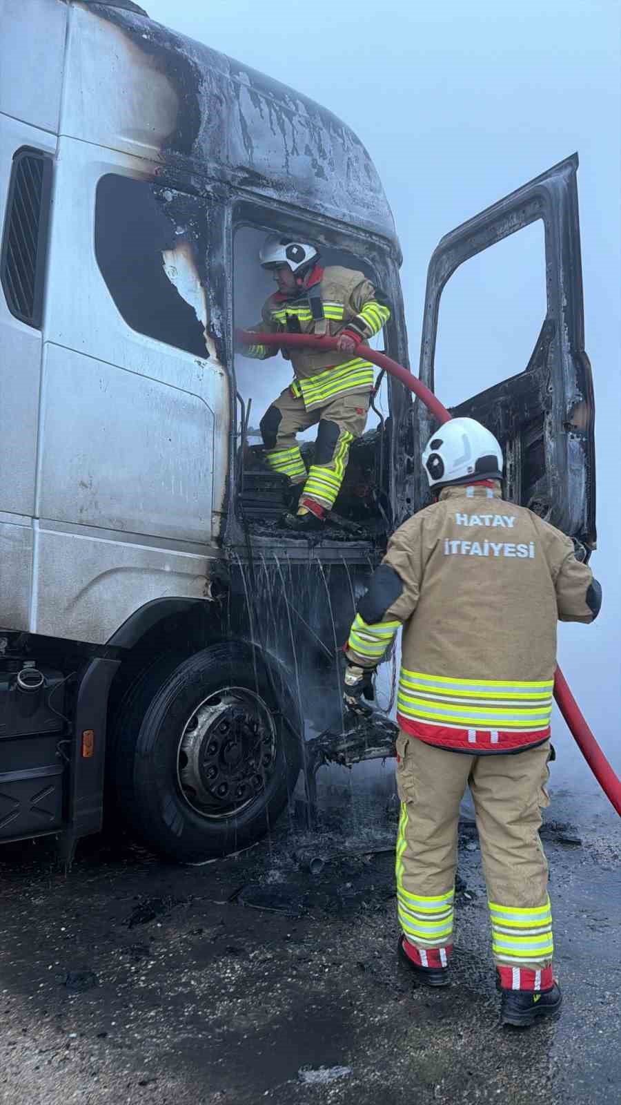 alevlere teslim olan tir kullanilamaz hale geldi 5 v94ghdeE
