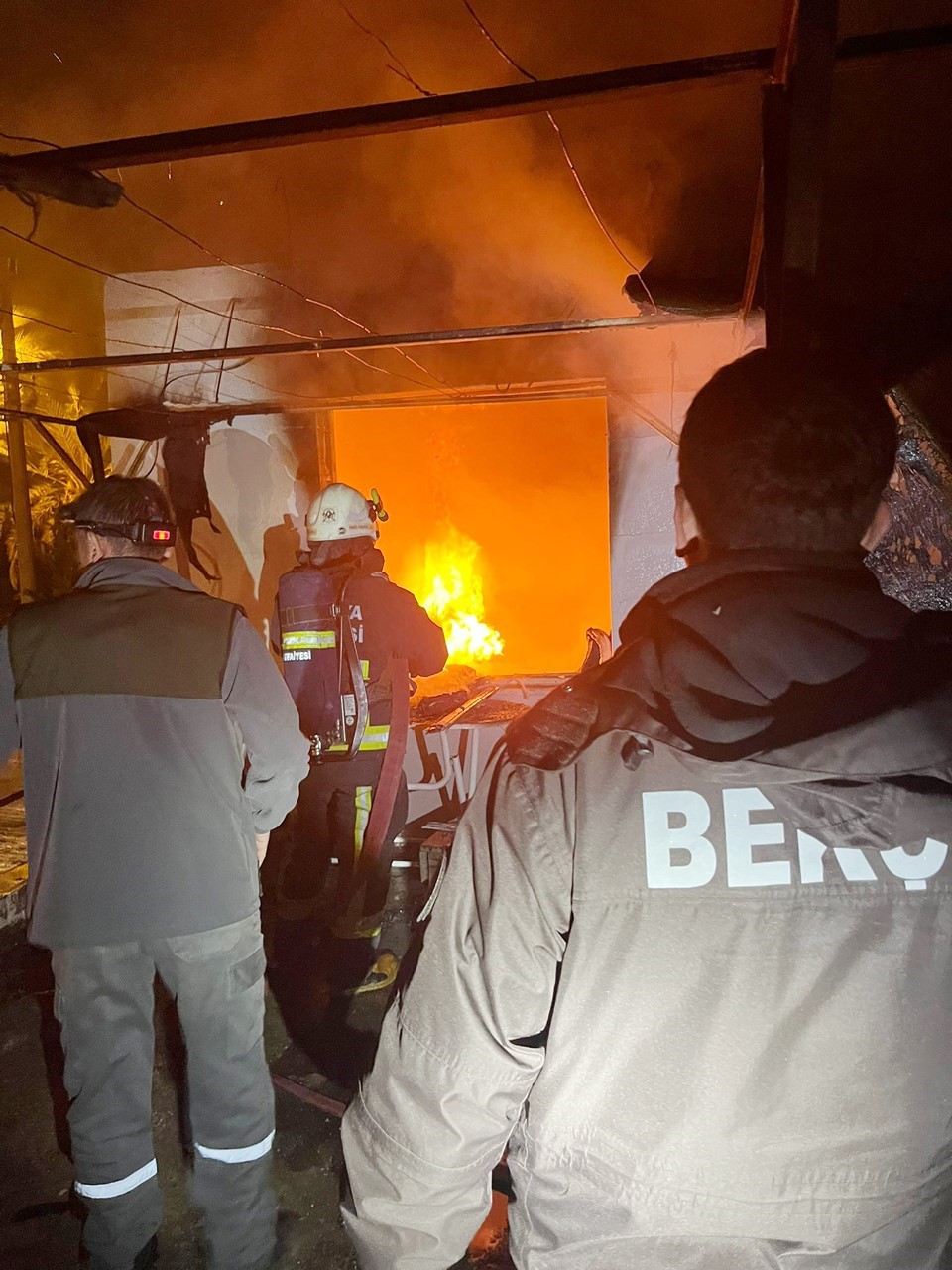 alevlerin kule cevirdigi evde kuran i kerim zarar gormedi 3 H28jOZ6F