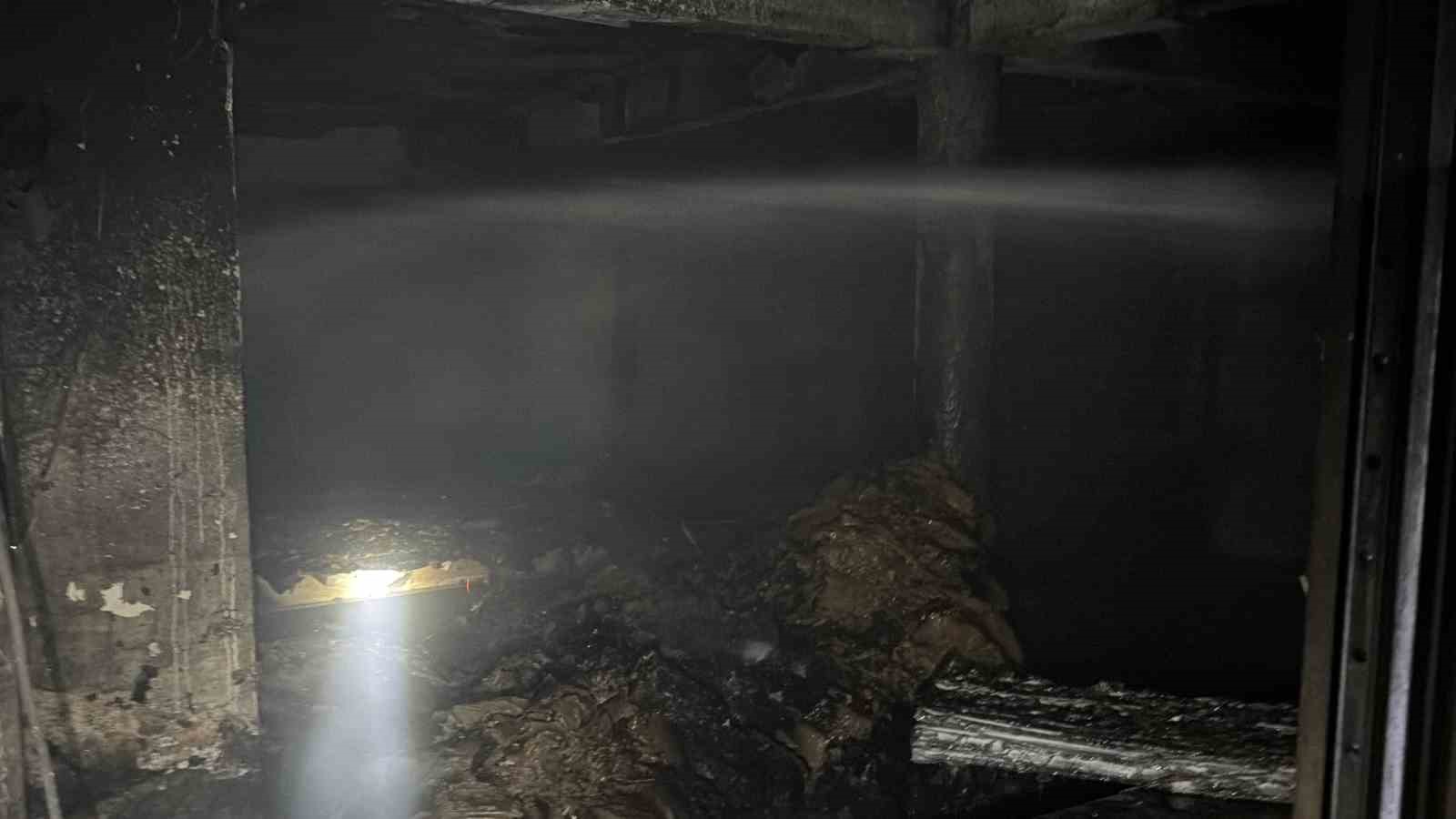 alevlerin kule cevirdigi fabrika icerden goruntulendi 6 REDW2m12