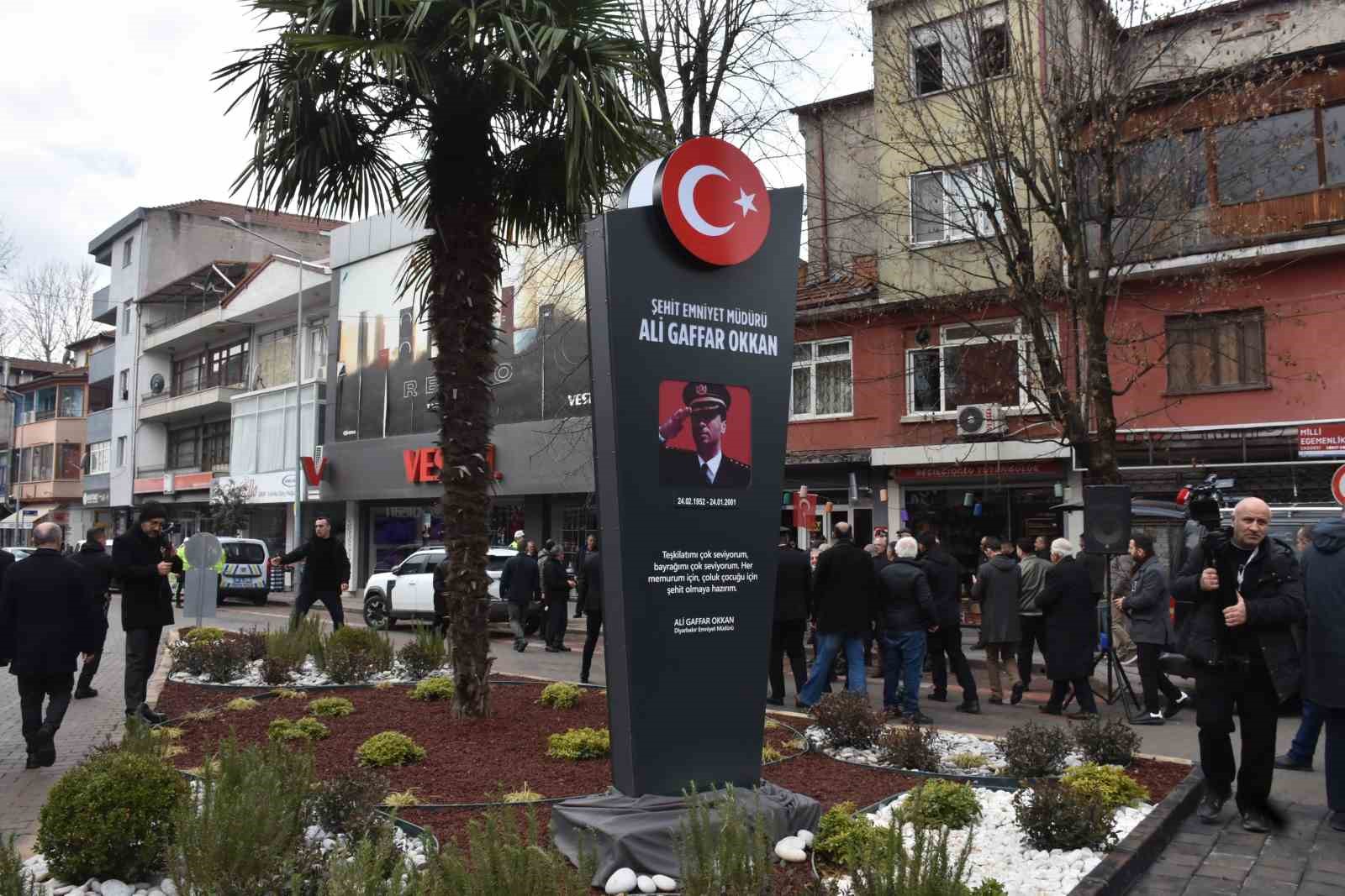 ali gaffar okkan sehadetinin 25inci yil donumunde anildi 2 tOC6jTil