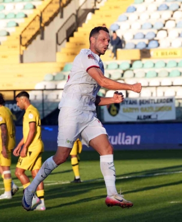 aliaga-fk-oguz-gurbulak-transferinde-sona-geldi-xHw8eAht.jpg