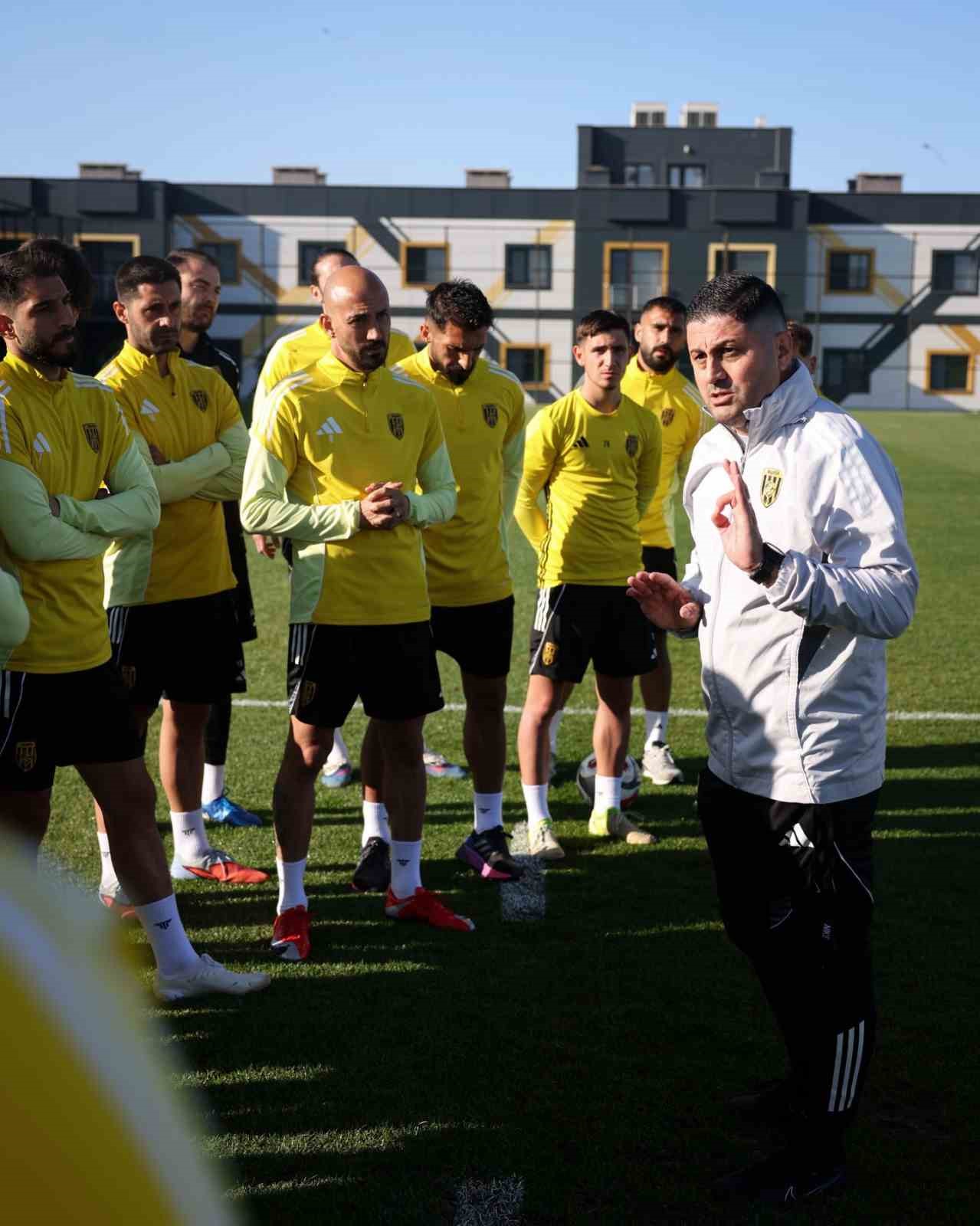 Aliağa FK’da yeni teknik direktör Çağdaş Çavuş 5 aliaga fkda yeni teknik direktor cagdas cavus 1 AkFWKXzK