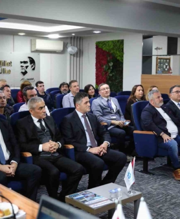 aliaga-korfezi-mavi-donusum-projesi-tanitildi-CQrEFv2G.jpg