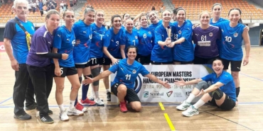 aliaga-veteran-hentbol-takimi-avrupa-4su-oldu-XI7OyiWu.jpg