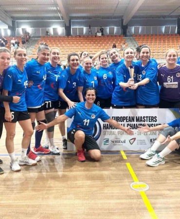aliaga-veteran-hentbol-takimi-avrupa-4su-oldu-XI7OyiWu.jpg