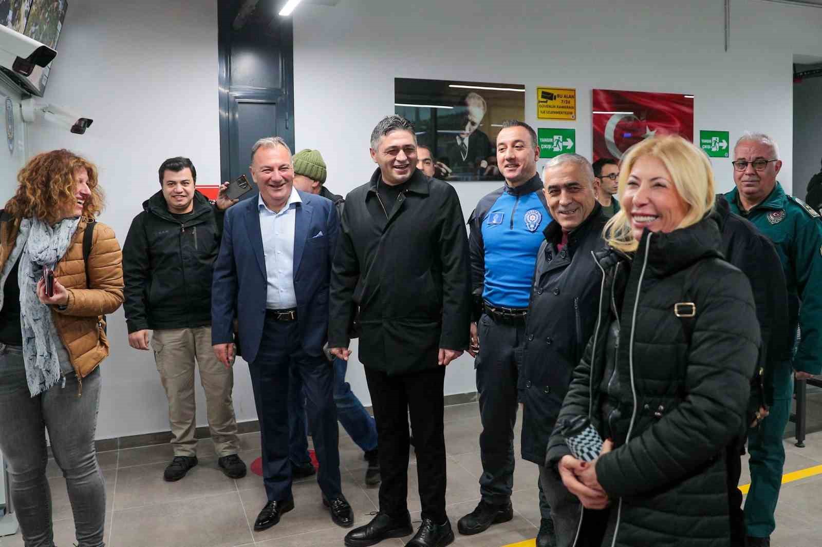 aliaport deniz yolcu iskelesinde ilk sefer yapildi 10 TntnUynK