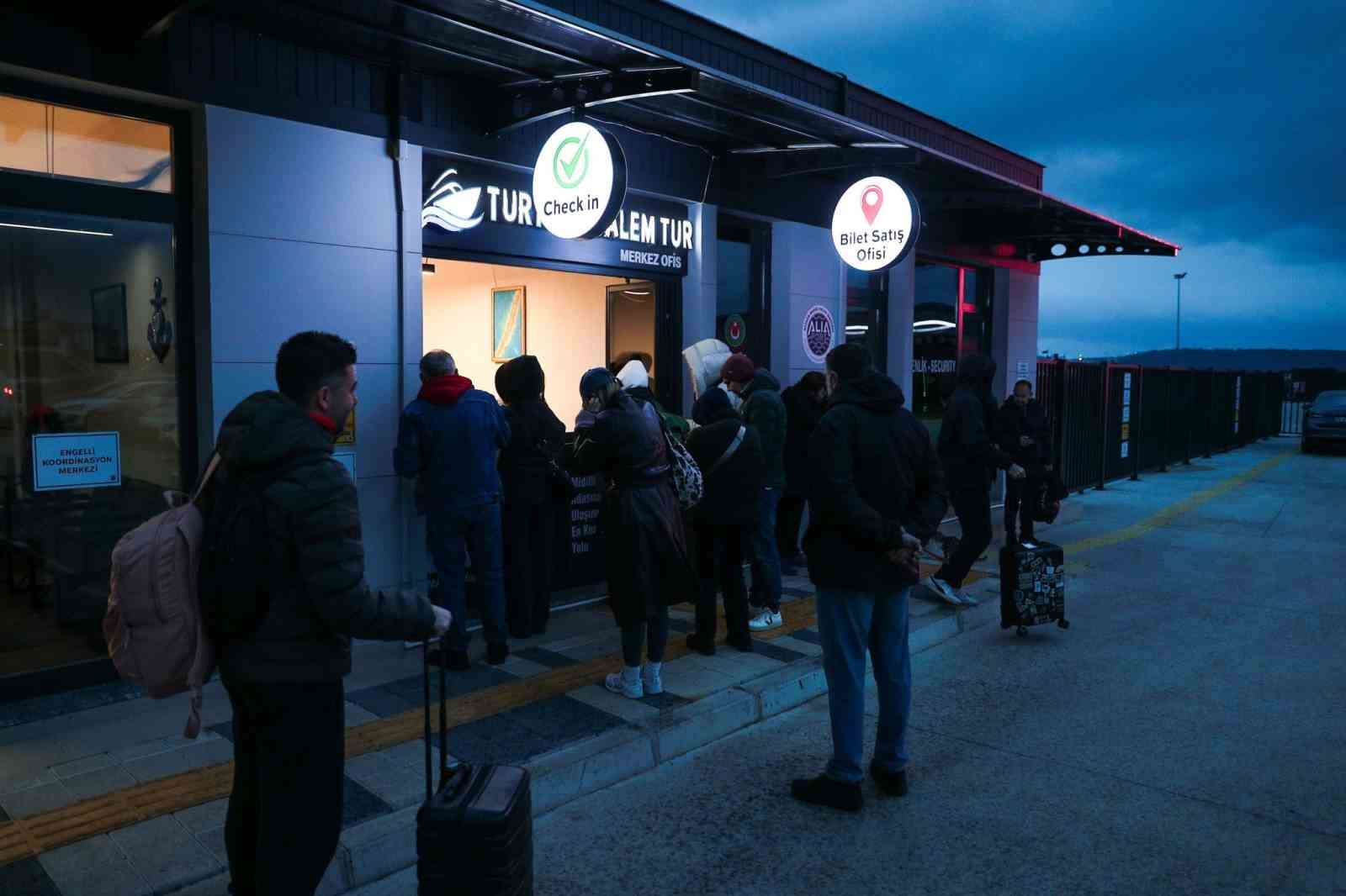aliaport deniz yolcu iskelesinde ilk sefer yapildi 5 MszkDL44