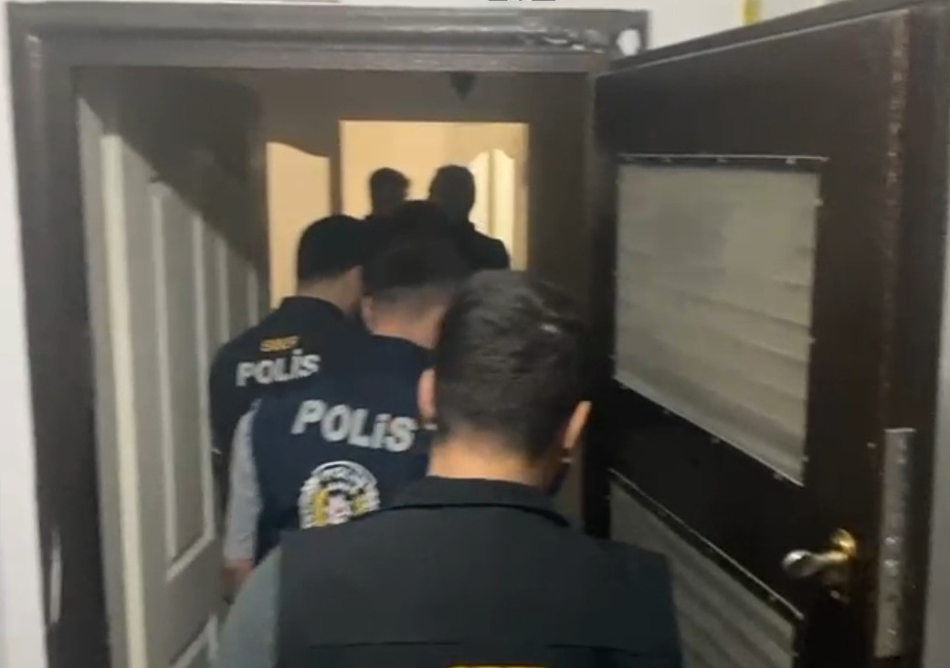 alisveris siteleri uzerinden 60 milyon tllik vurguna 9 tutuklama 1 SHwUupAR