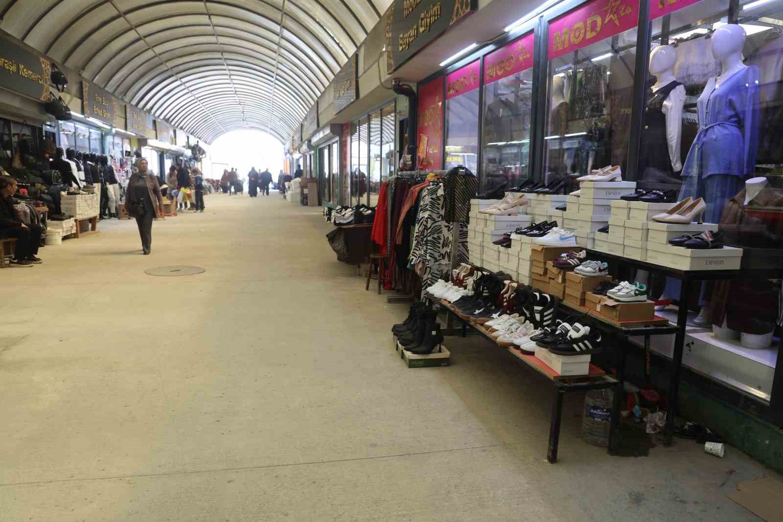 alisveris yaparcasina numaralarina bakarak 50 bin tllik ayakkabilari caldilar 5 JPdnFSes
