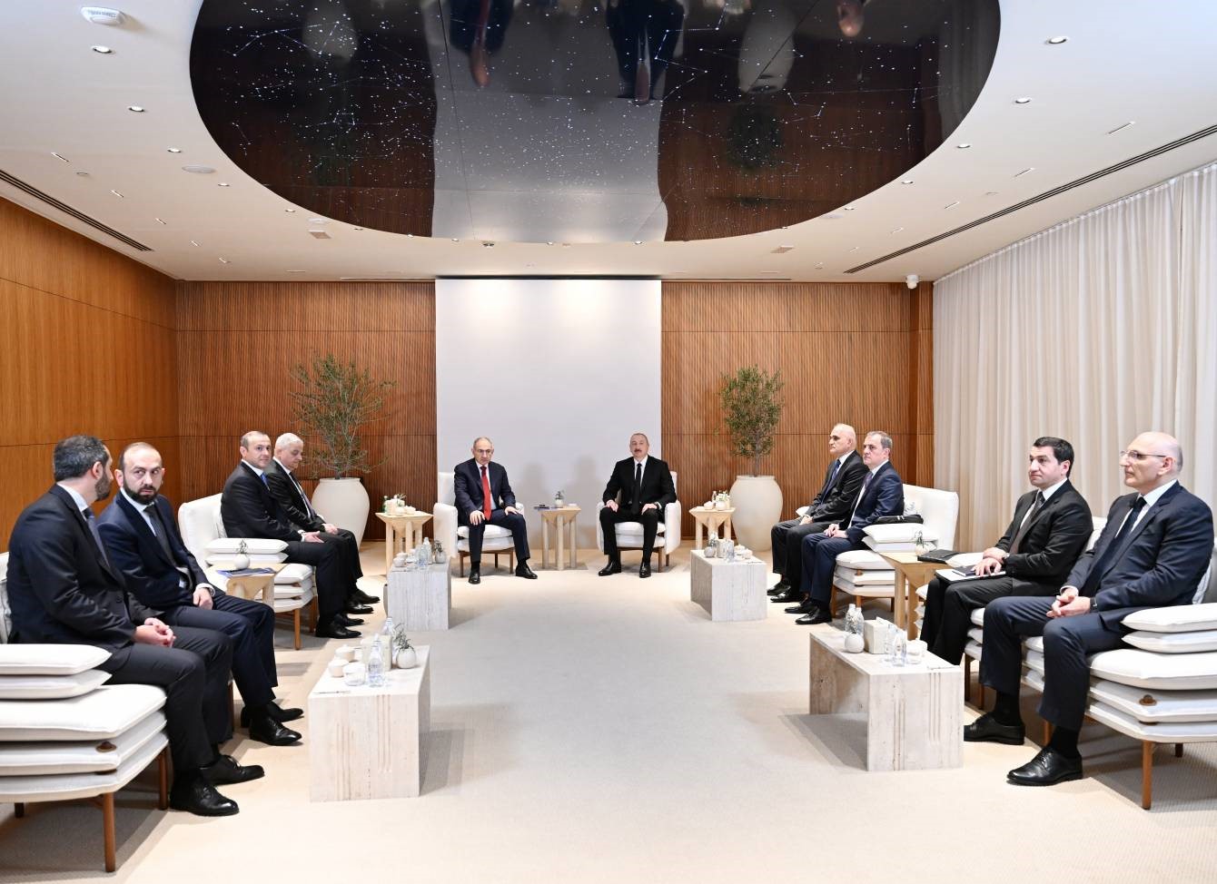 aliyev ile pasinyan baede ikili iliskileri gorustu 1