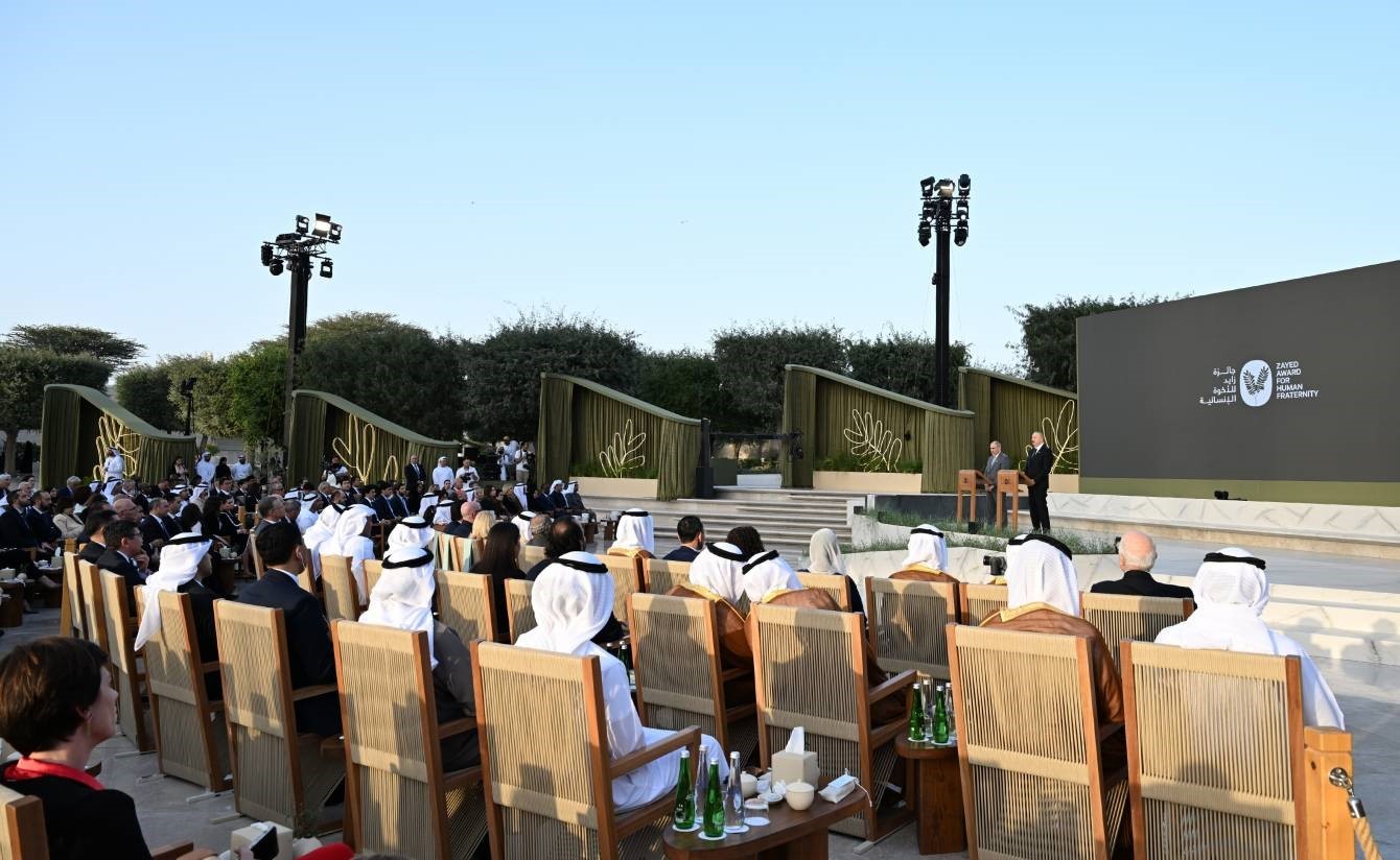 aliyev ve pasinyana abu dabide 2026 zayed insan kardesligi odulu 4 zXcle12E