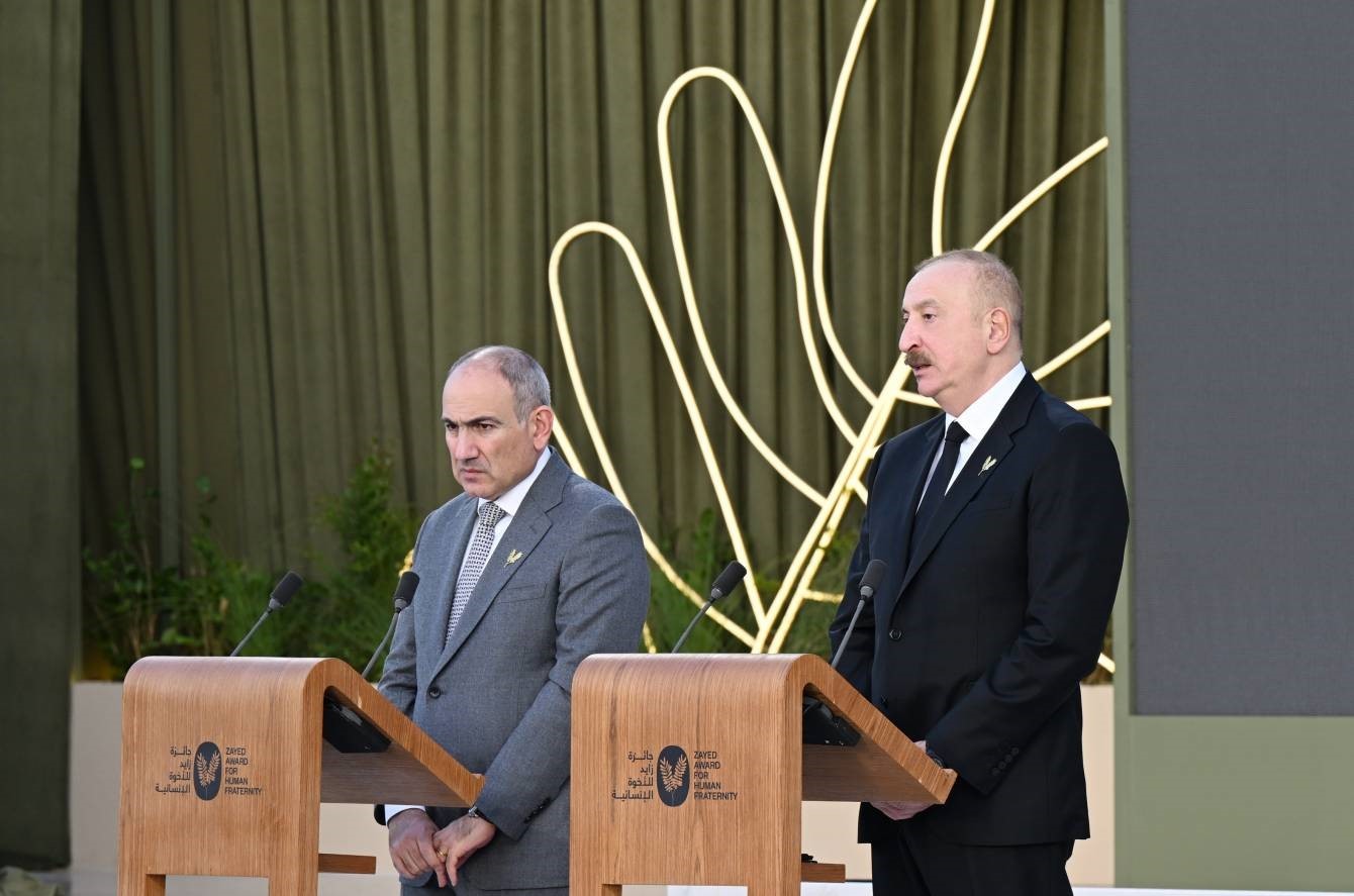 aliyev ve pasinyana abu dabide 2026 zayed insan kardesligi odulu 5 JRpB9Ye8