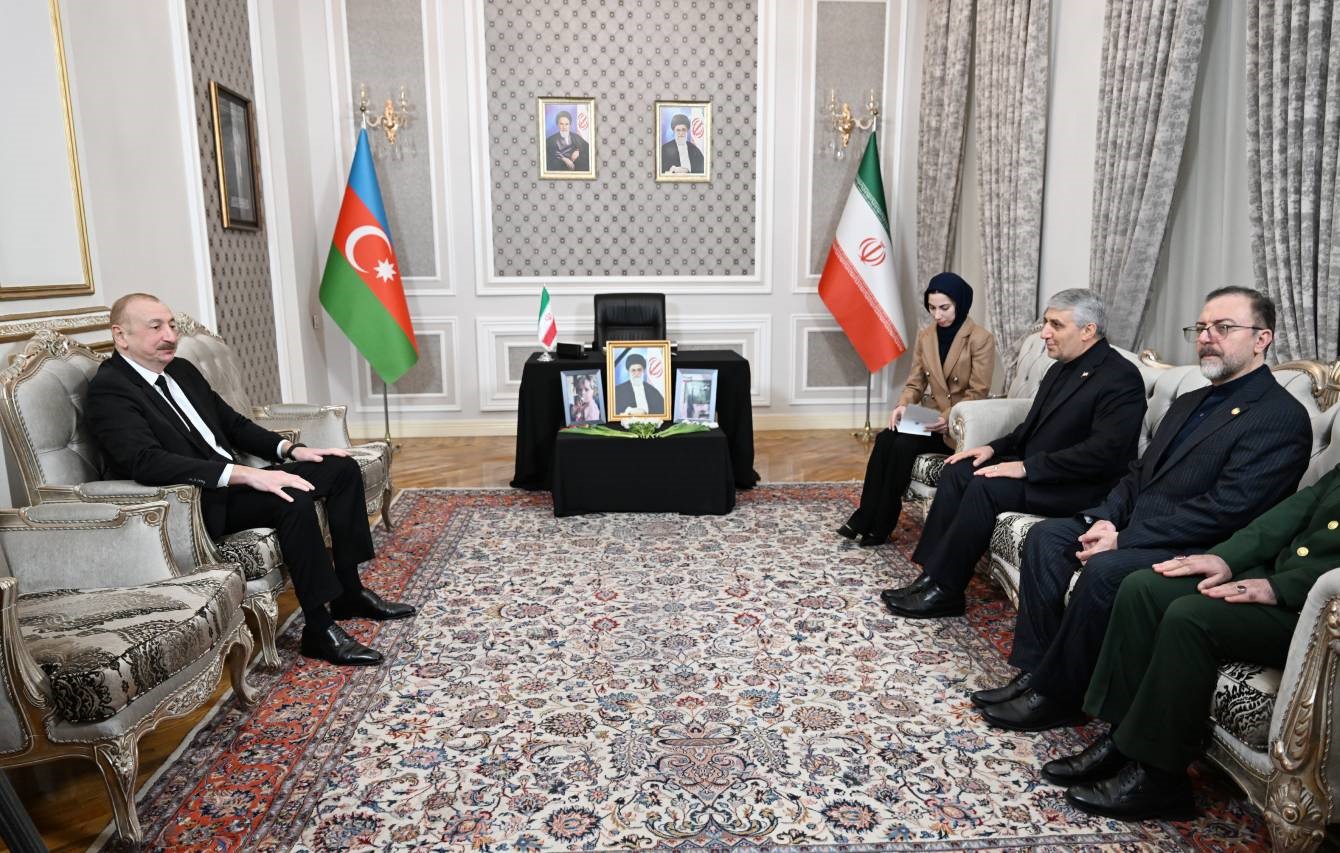 aliyevden iran buyukelciligine hamaney icin bassagligi ziyareti 2 H5h2DS1R