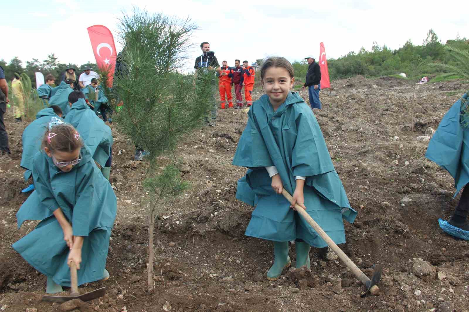 alj turkiye izmirde 312 bin fidani toprakla bulusturdu 11 HRGWrZV1