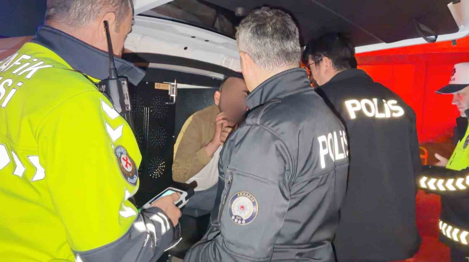 alkol alip kaza yapti her seyi unuttu ama esini unutmadi 1 1CSwGYyL