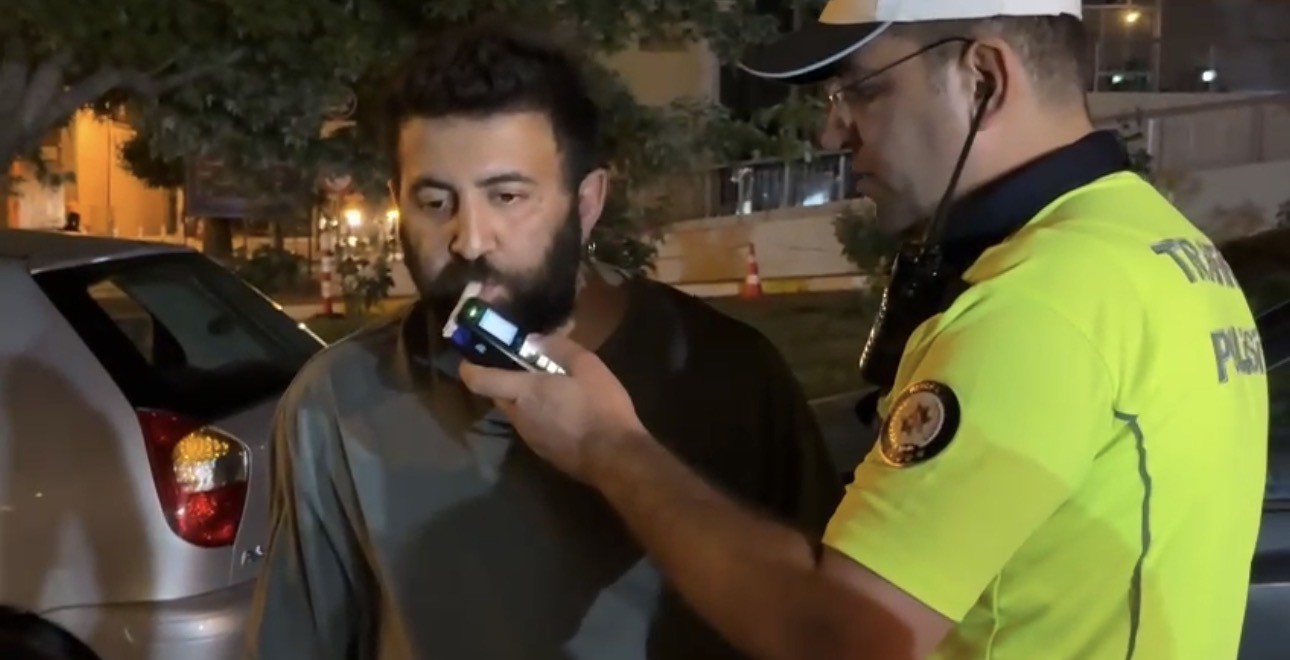 Alkol çıkmayınca sevinçten yerinde duramadı 5 alkol cikmayinca sevincten yerinde duramadi 1 4ePX5jkM