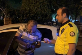 alkol-denetimini-gorunce-araci-park-etti-sigara-almaya-geldim-dedi-HrAqahn3.jpg