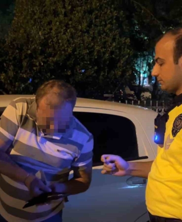 alkol-denetimini-gorunce-araci-park-etti-sigara-almaya-geldim-dedi-HrAqahn3.jpg