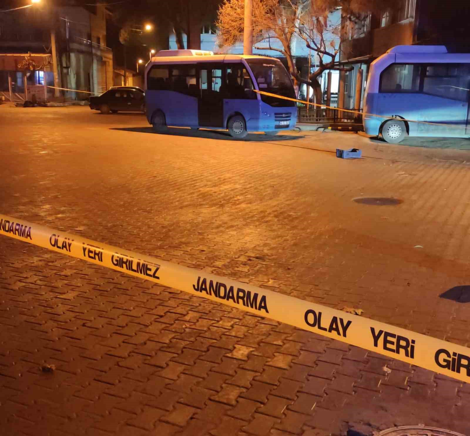 Alkol masasında tartışma kanlı bitti: 1 ölü 2 ağır yaralı 4 alkol masasinda tartisma kanli bitti 1 olu 2 agir yarali 0 vRiO4nGg