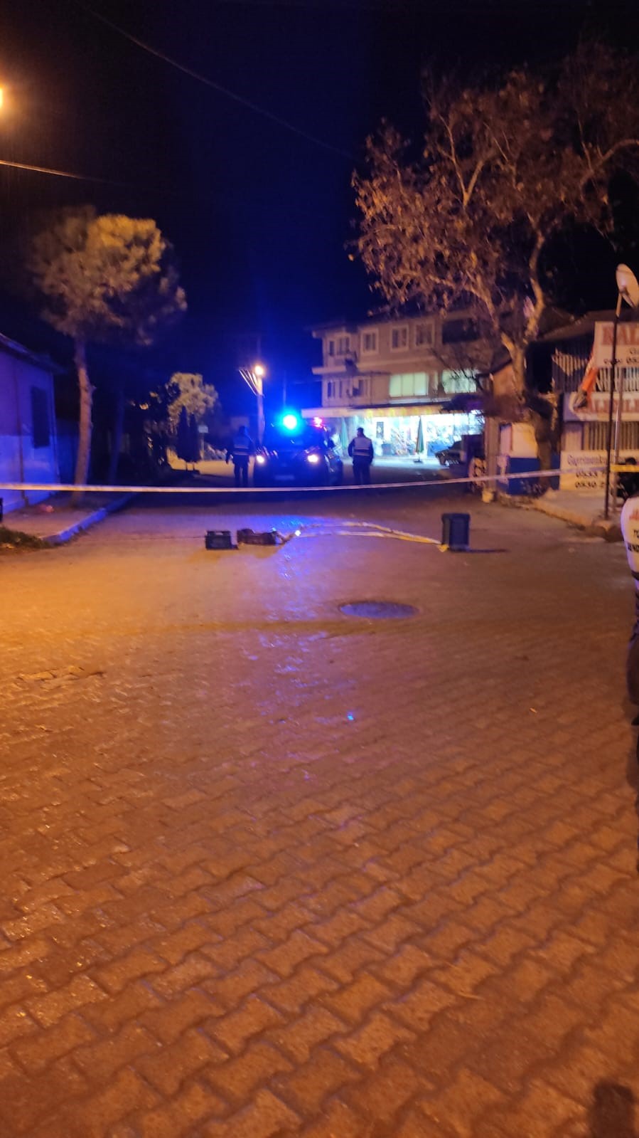 Alkol masasında tartışma kanlı bitti: 1 ölü 2 ağır yaralı 7 alkol masasinda tartisma kanli bitti 1 olu 2 agir yarali 3 JYS4m56l