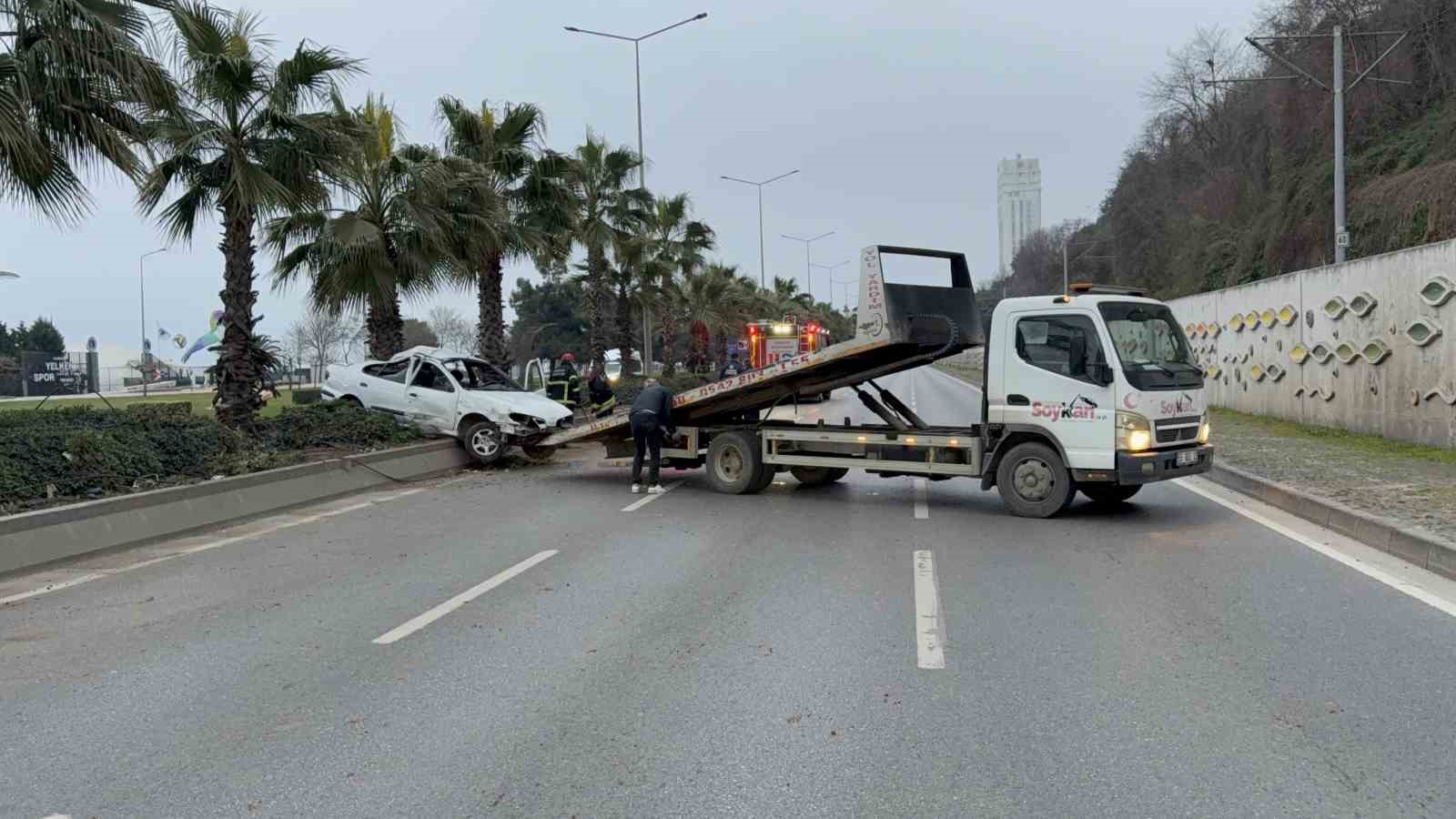 alkolden islem yapilan surucu yeniden direksiyona gecip kaza yapti 4 yarali 5 m48WKdiD