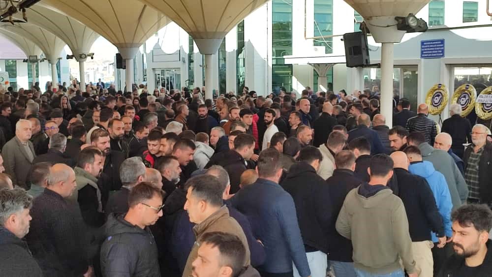 alkolden zehirlendigi iddia edilen 14 yasindaki hiranur son yolculuguna ugurlandi 1 tNDeR5JU