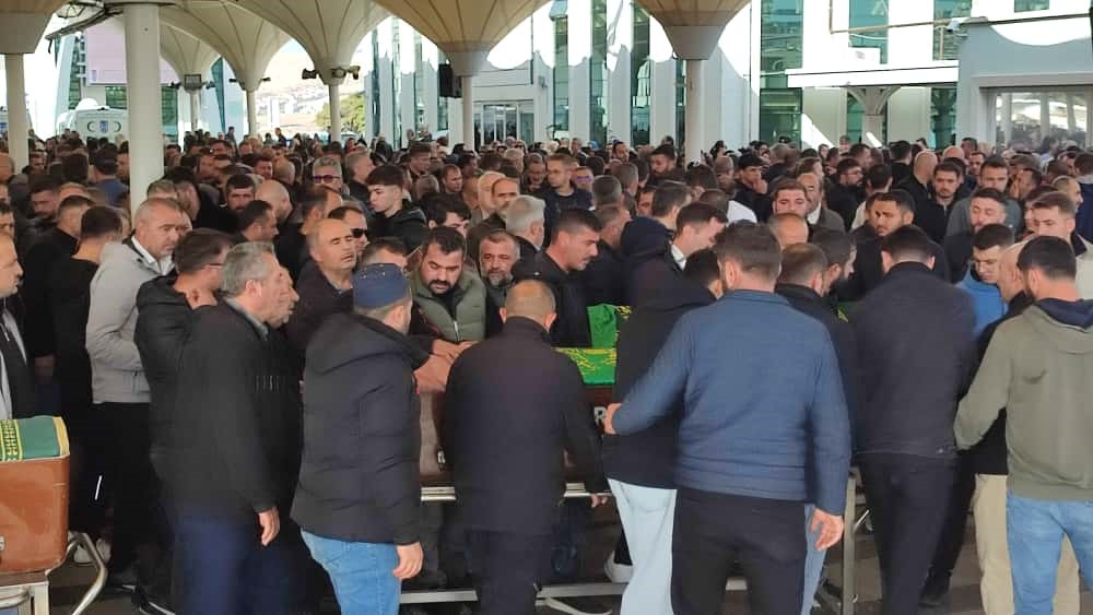 alkolden zehirlendigi iddia edilen 14 yasindaki hiranur son yolculuguna ugurlandi 2 dy1tuSCj