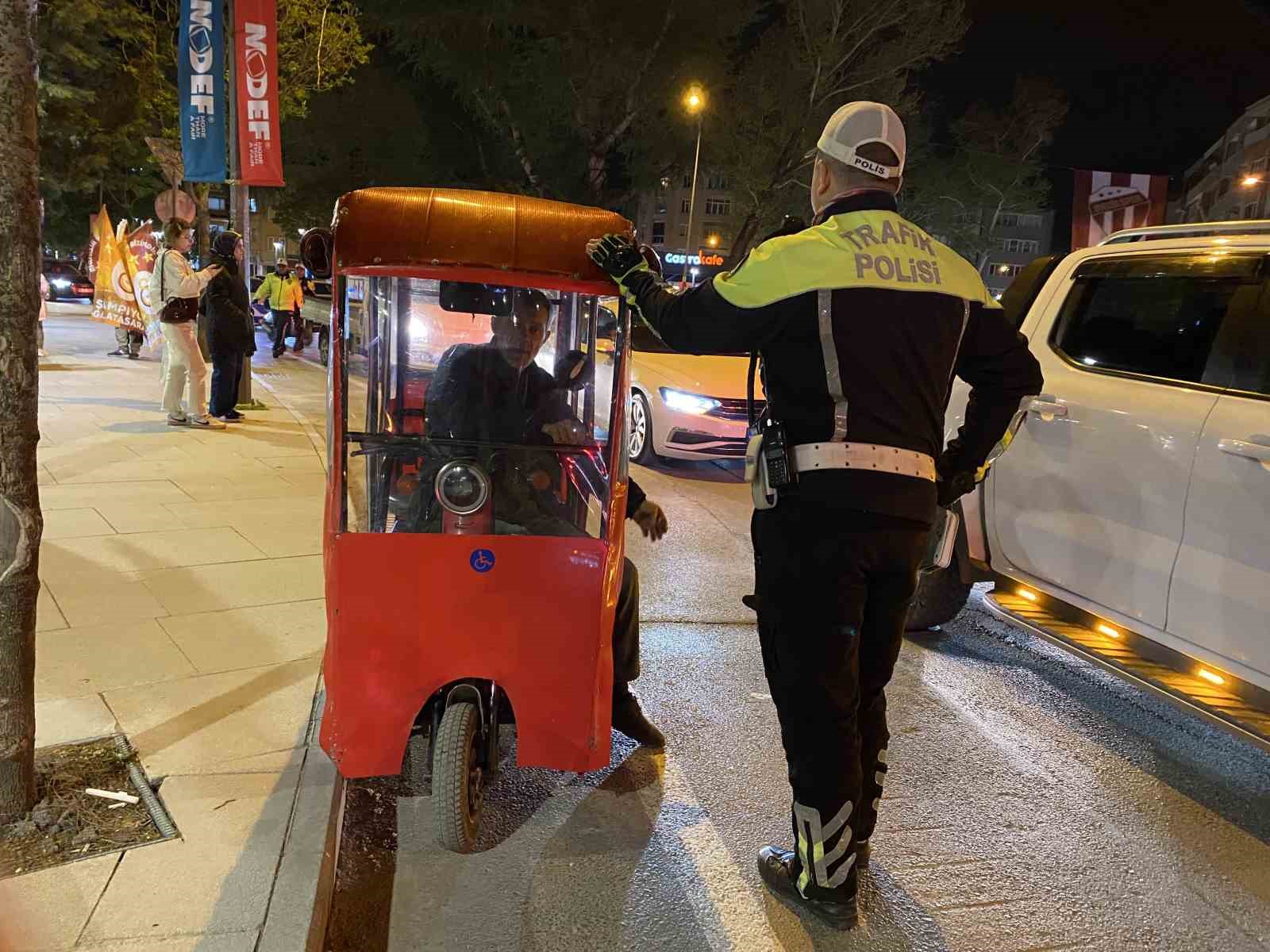 Alkollü araç kullanan sürücüye toplam 92 bin 500 lira ceza 6 alkollu arac kullanan surucuye toplam 92 bin 500 lira ceza 2 NrGYNL3Y