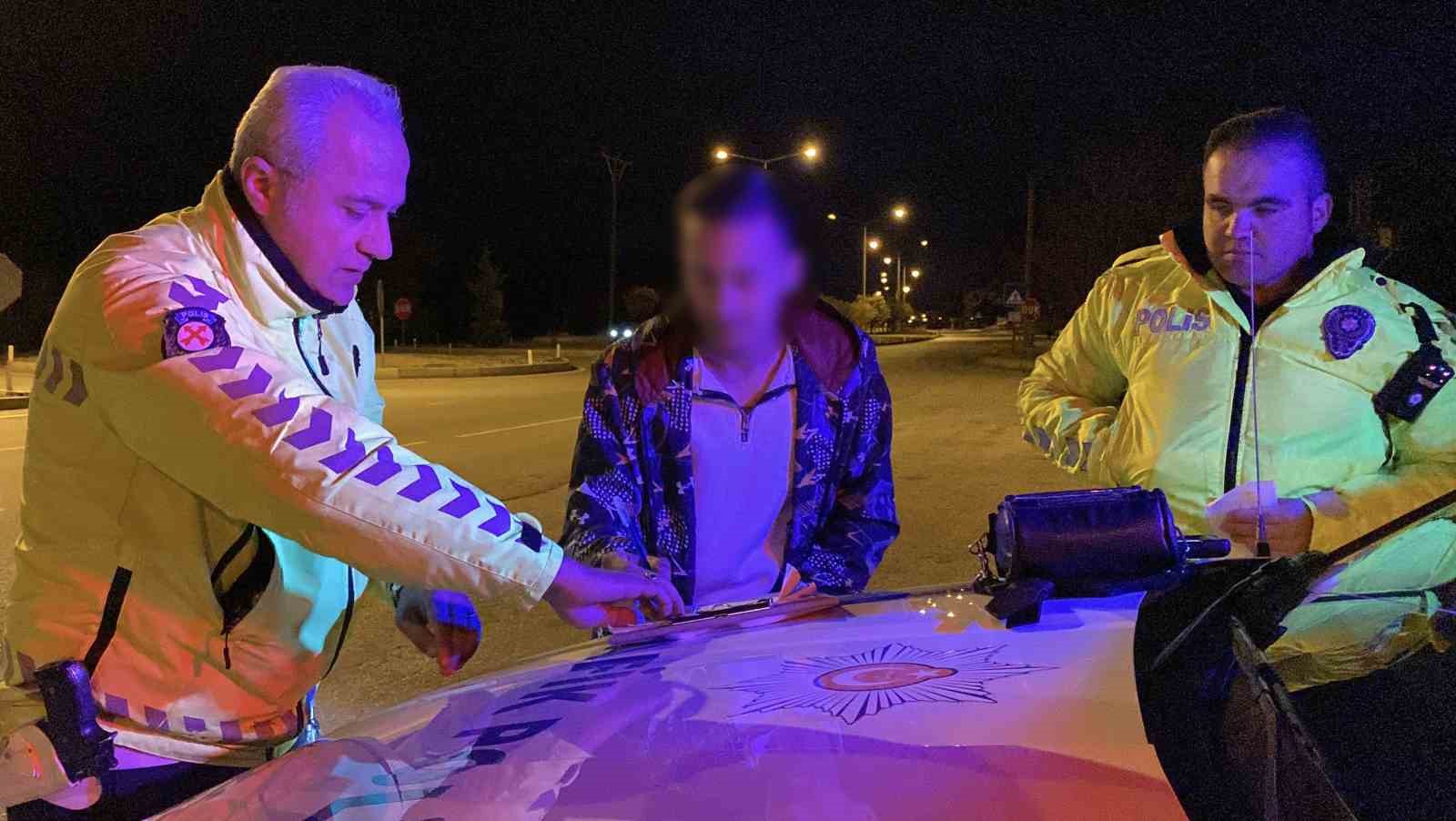 alkollu cevirmeye girdi ehliyeti gitmesin diye uzun sure dil doktu 3 ucZXBc4K