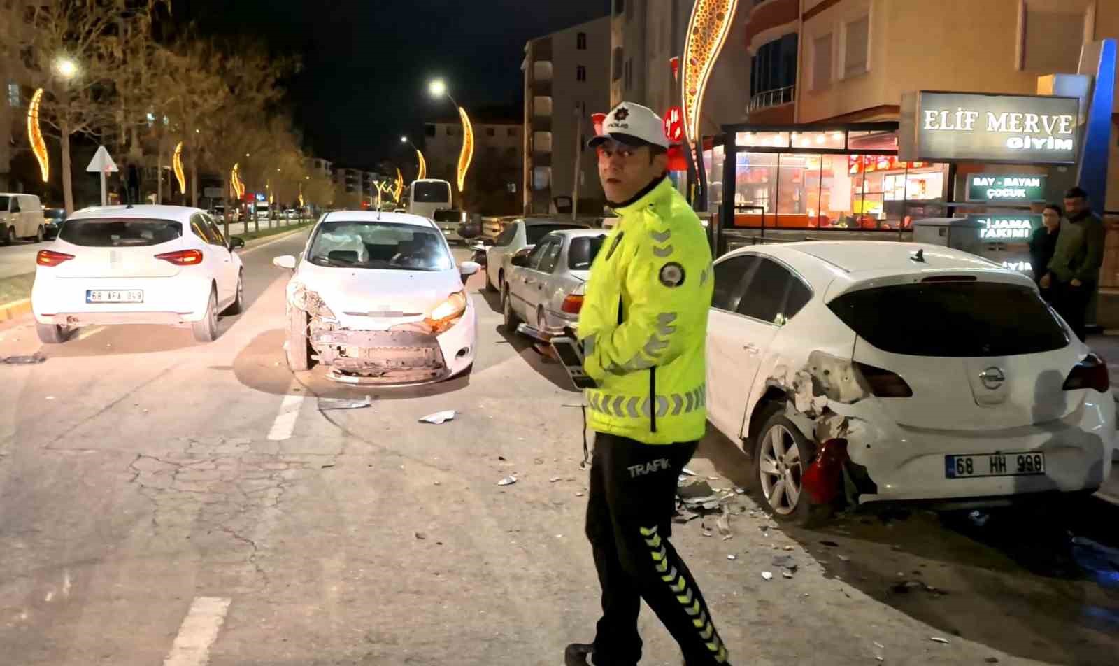 alkollu halde direksiyona gecti 3 araca birden carpti 1 CTdtsPzF