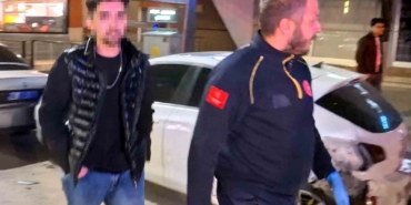 alkollu-halde-direksiyona-gecti-3-araca-birden-carpti-iAqAiPBe.jpg