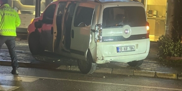 alkollu-kadin-surucu-tutuklandi-2-kiz-cocugu-yetim-kaldi-Zs7H8T8d.jpg