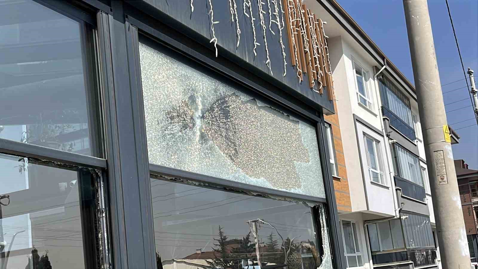 Alkollü mekanı kurşunlayan 4 şüpheliden 2’si tutuklandı 6 alkollu mekani kursunlayan 4 supheliden 2si tutuklandi 2 6rOrLFUK