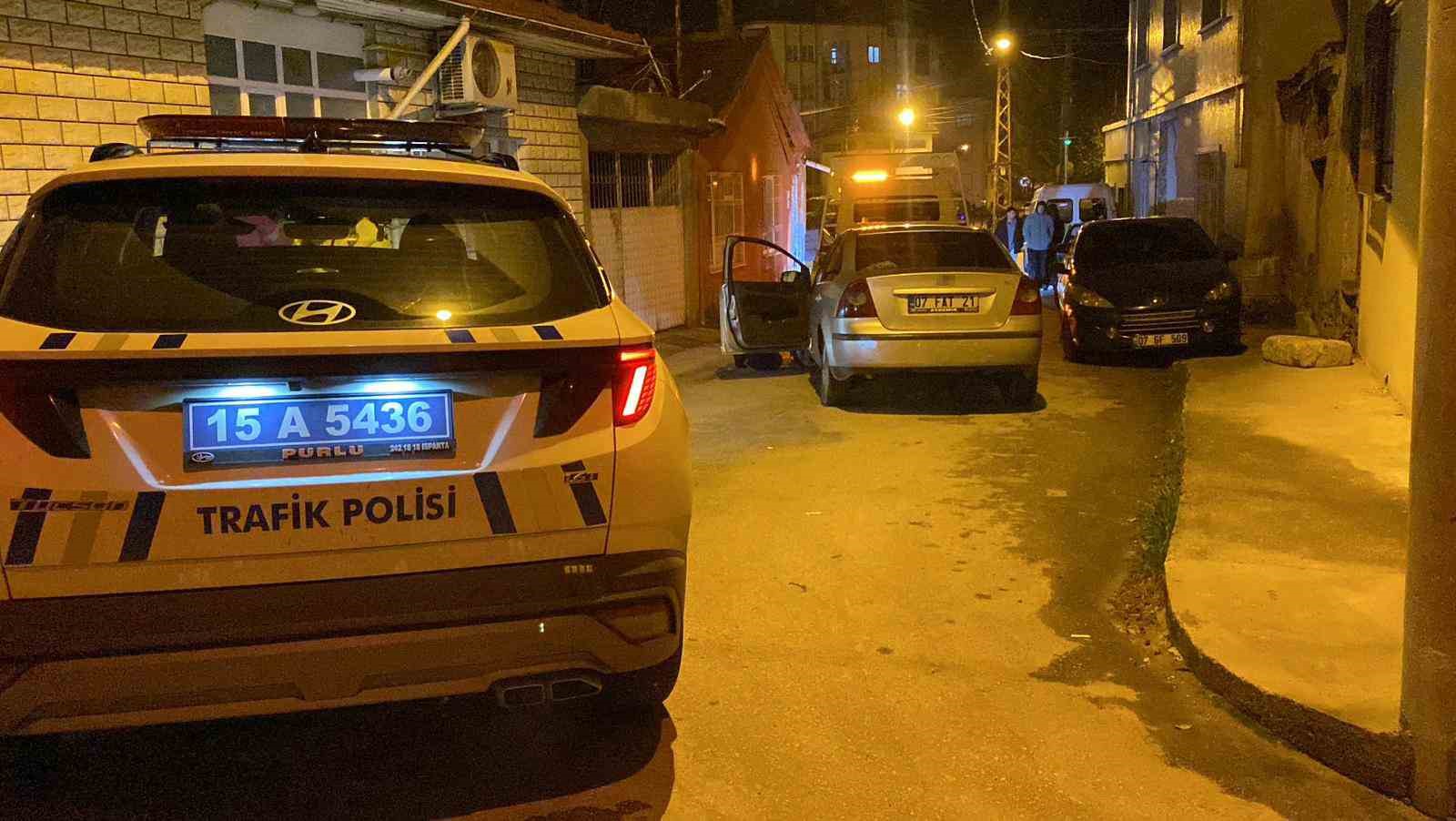 alkollu surucu 2 araca carparak kacti yakalaninca ekiplere zor anlar yasatti 3 RyFGeky1