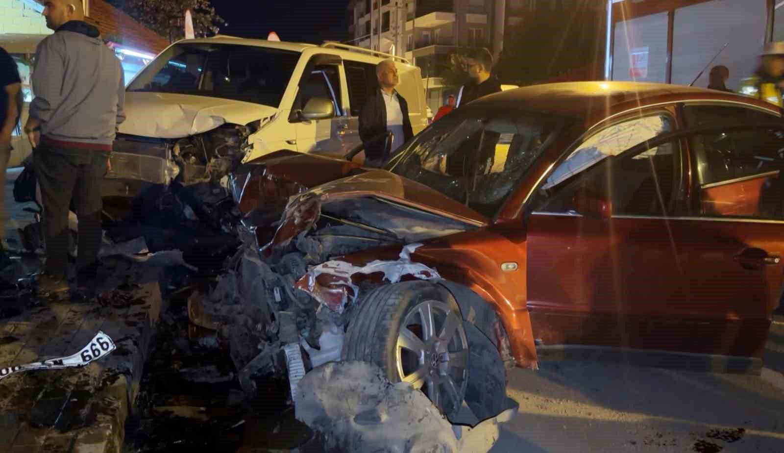 alkollu surucu 4 araca birden carpti 2 yarali 0