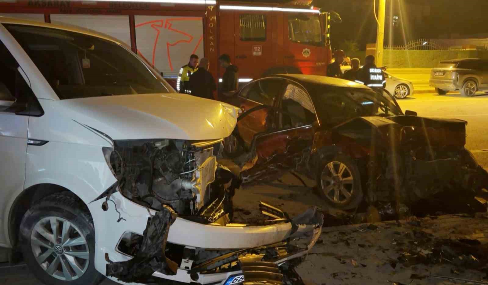 alkollu surucu 4 araca birden carpti 2 yarali 5