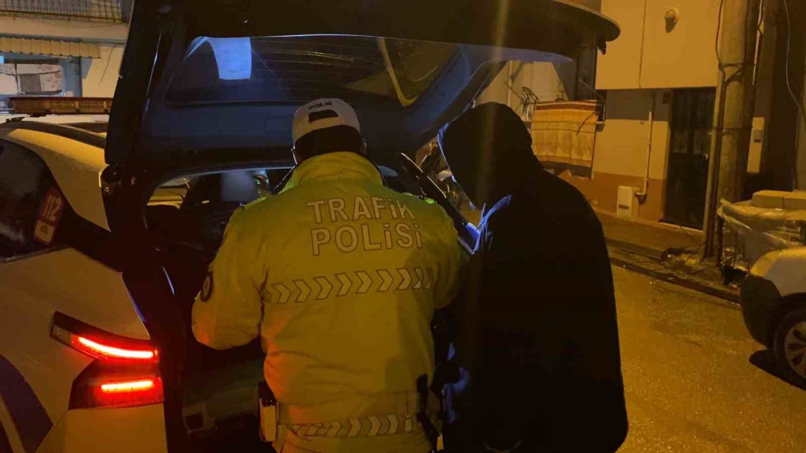 alkollu surucu dur ikazina uymadi cikmaz sokakta yakalandi 2 7SqGufXV
