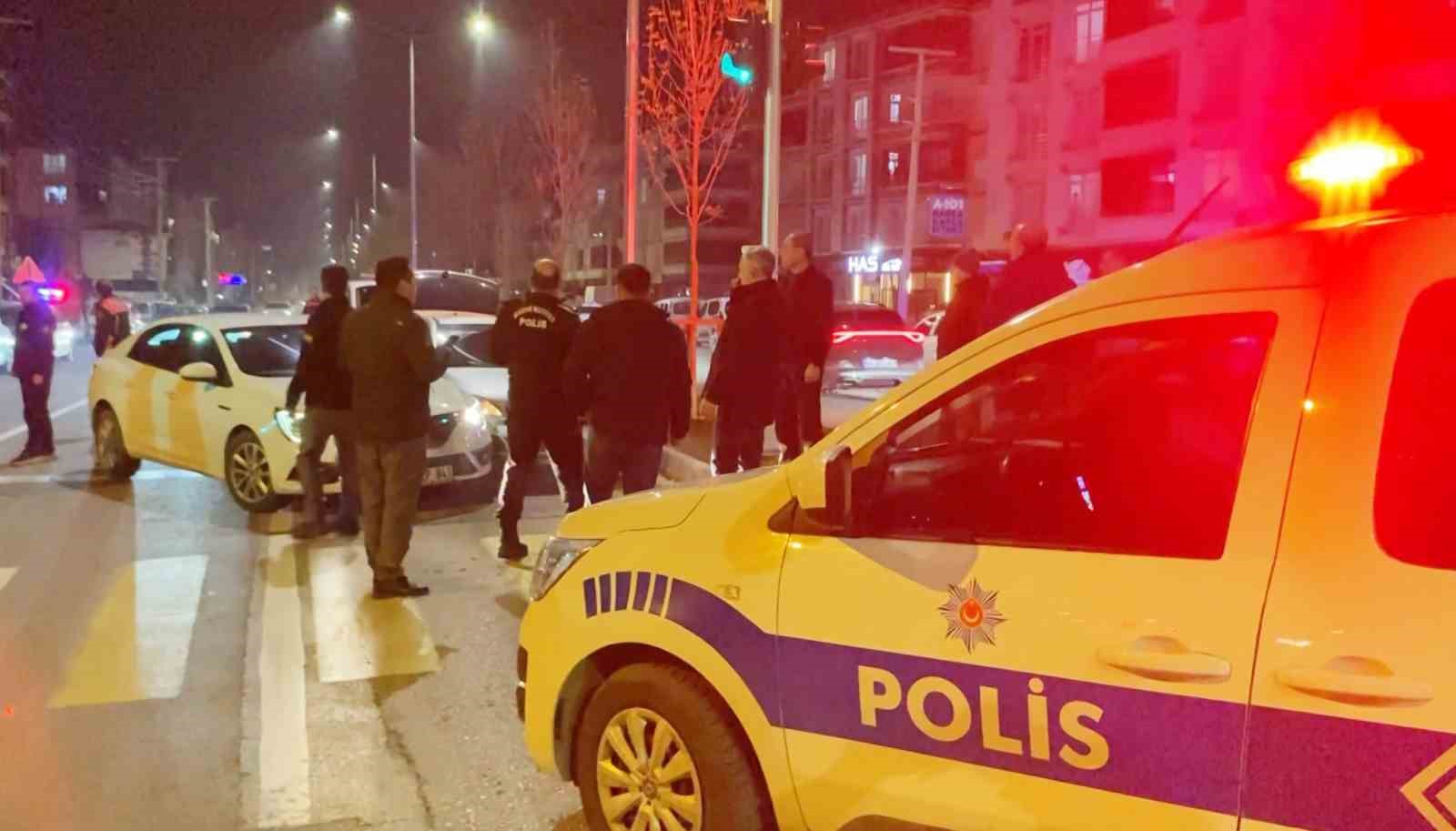 alkollu surucu emniyet mudurunun bulundugu makam aracina carpti 2 TF23dXcN