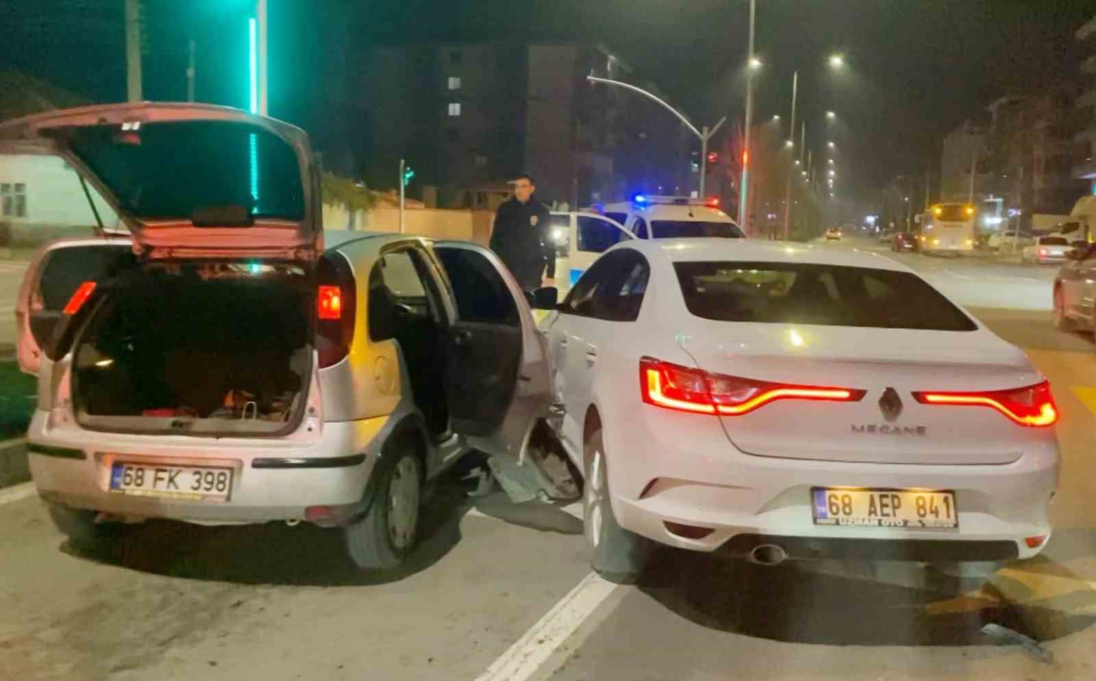 alkollu surucu emniyet mudurunun bulundugu makam aracina carpti 4 lOhzcM8B