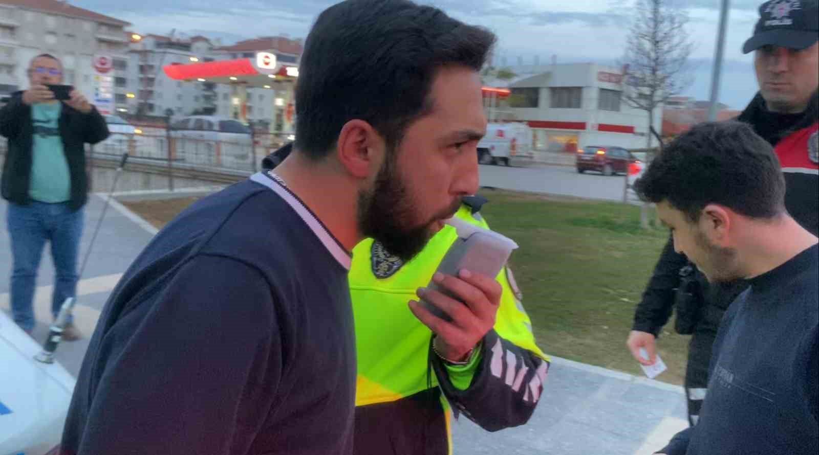 alkollu surucu emniyeti alarma gecirdi ehliyeti daimi iptal edildi 0 7CQrIyFh