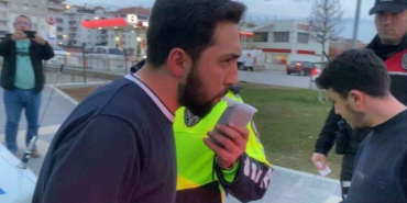 alkollu-surucu-emniyeti-alarma-gecirdi-ehliyeti-daimi-iptal-edildi-mlePpbgg.jpg