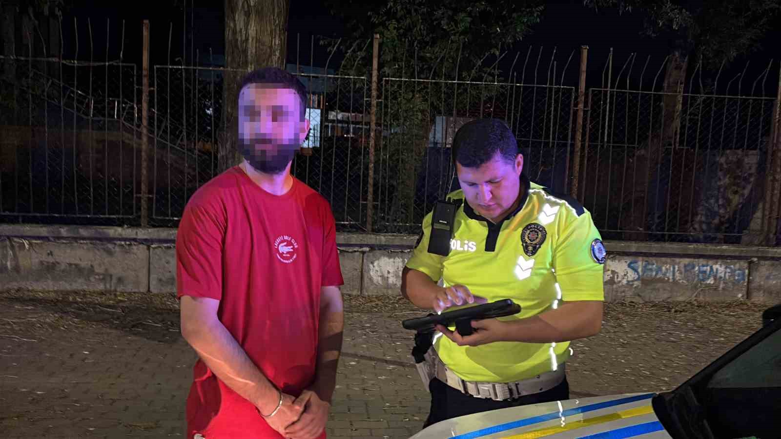 alkollu surucu ile polisin nefes kesen kovalamacasi kamerada 2 9EF724Yb