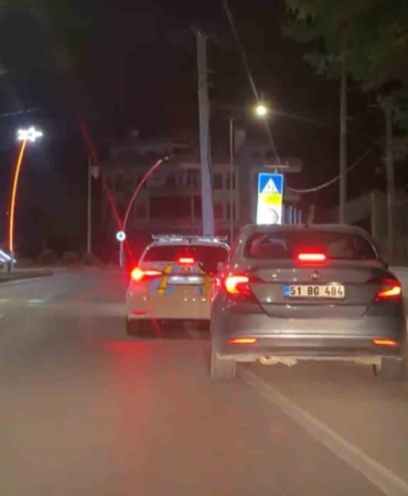 alkollu-surucu-ile-polisin-nefes-kesen-kovalamacasi-kamerada-C2L2rRff.jpg